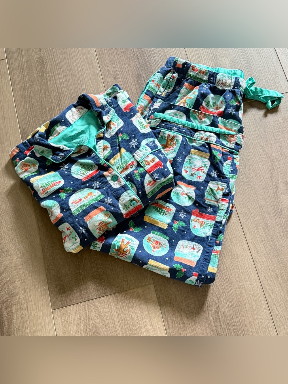 Nick & Nora Snow Globe Pajama Set Medium Blue Cotton Flannel Top & Bottoms Xmas